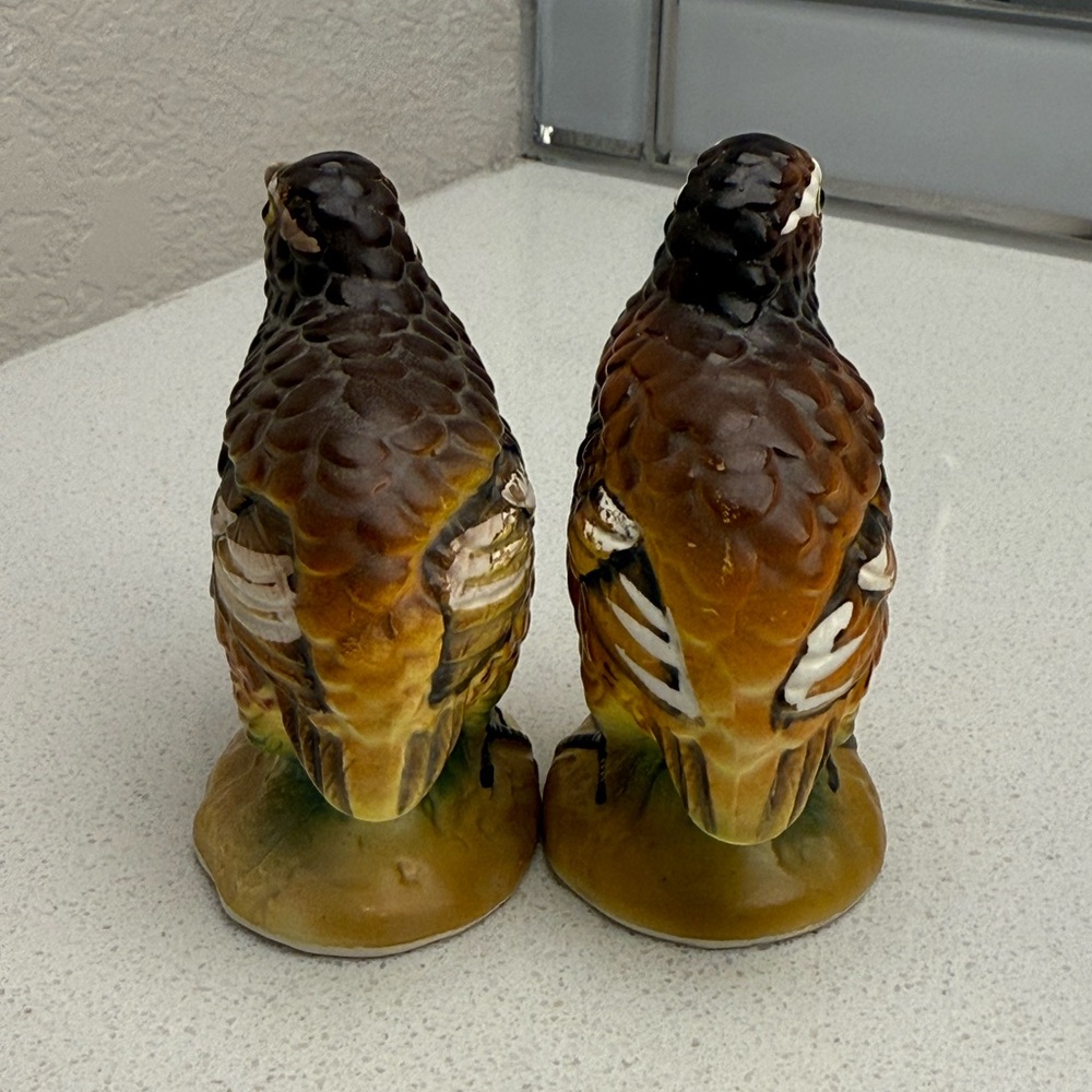 Vintage Salt & Pepper Shakers Souvenir Lewiston Michigan Quails Pair of Birds - Picture 8 of 13